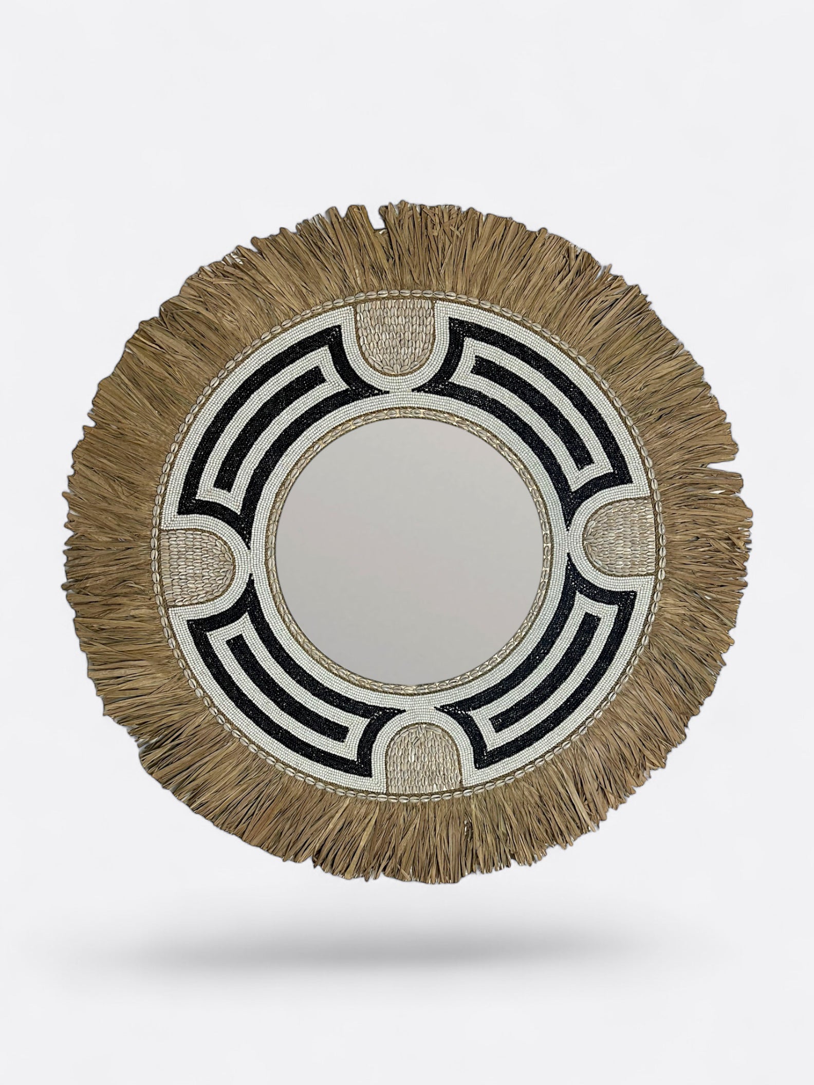 Miroir mural balinais fait main à Bali en perles et coquillages noir et blanc