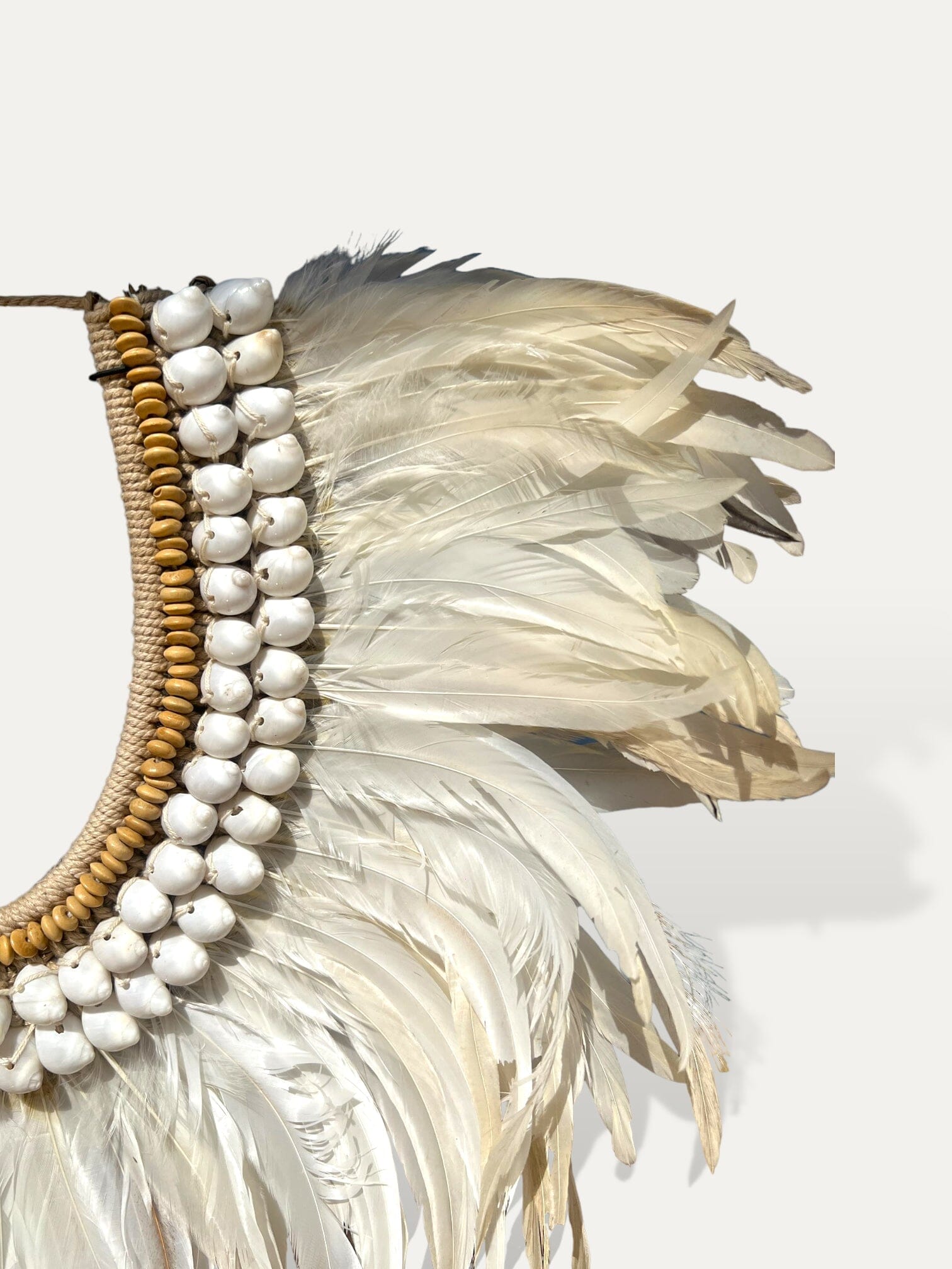 Collier en plumes et coquillages - Thais COKOHA 