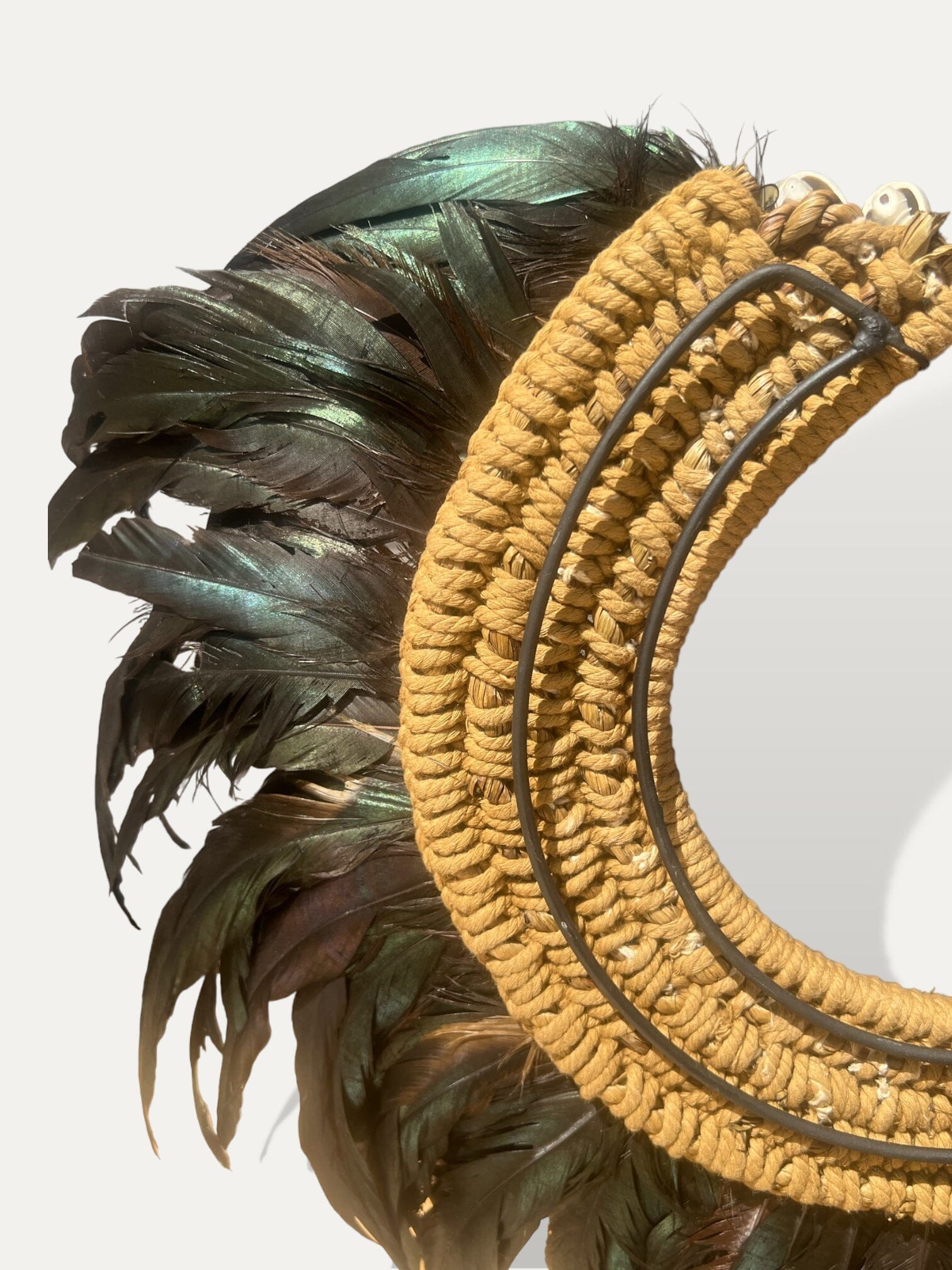 Collier en plumes et coquillages - Onyx Cokoha 