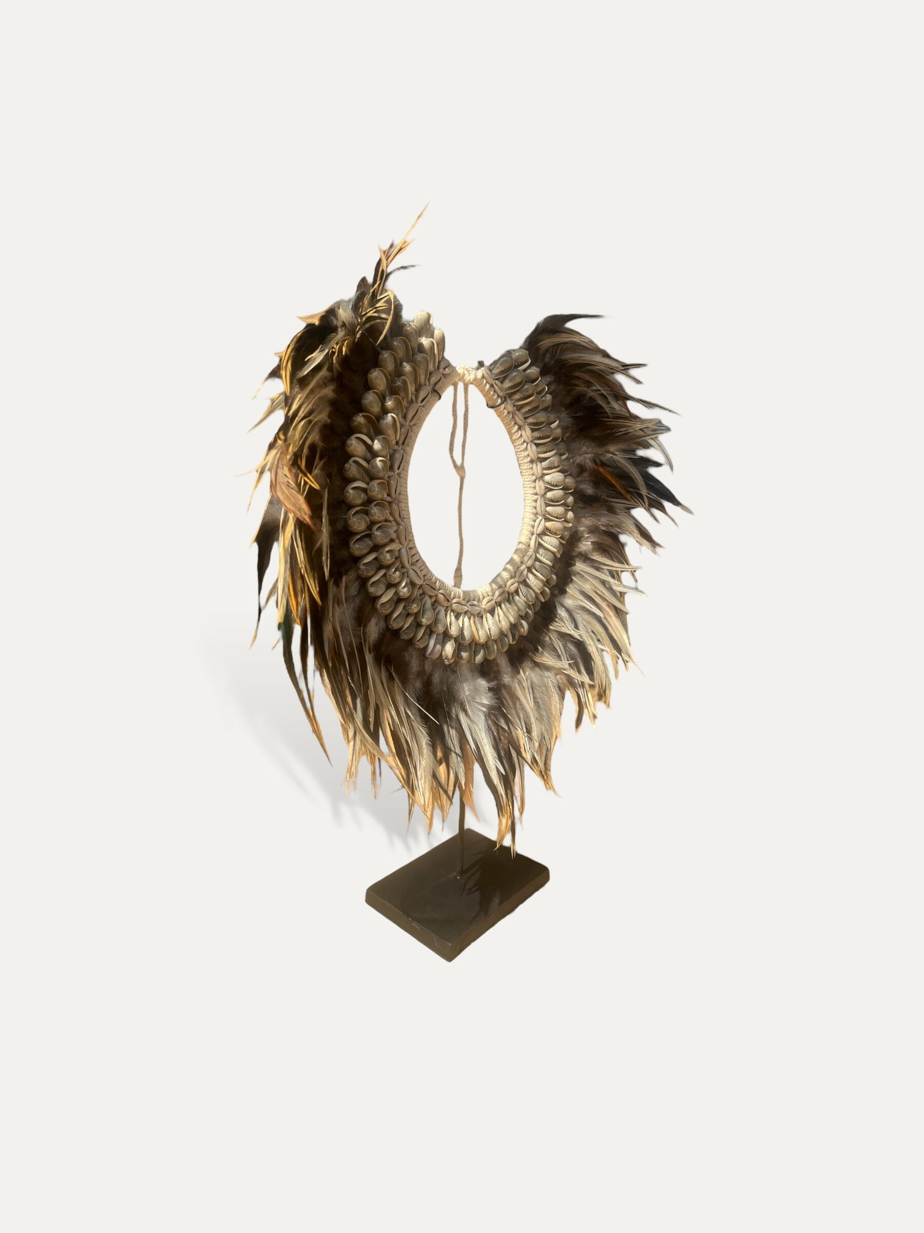 Collier en plumes et coquillages - Amara Cokoha 