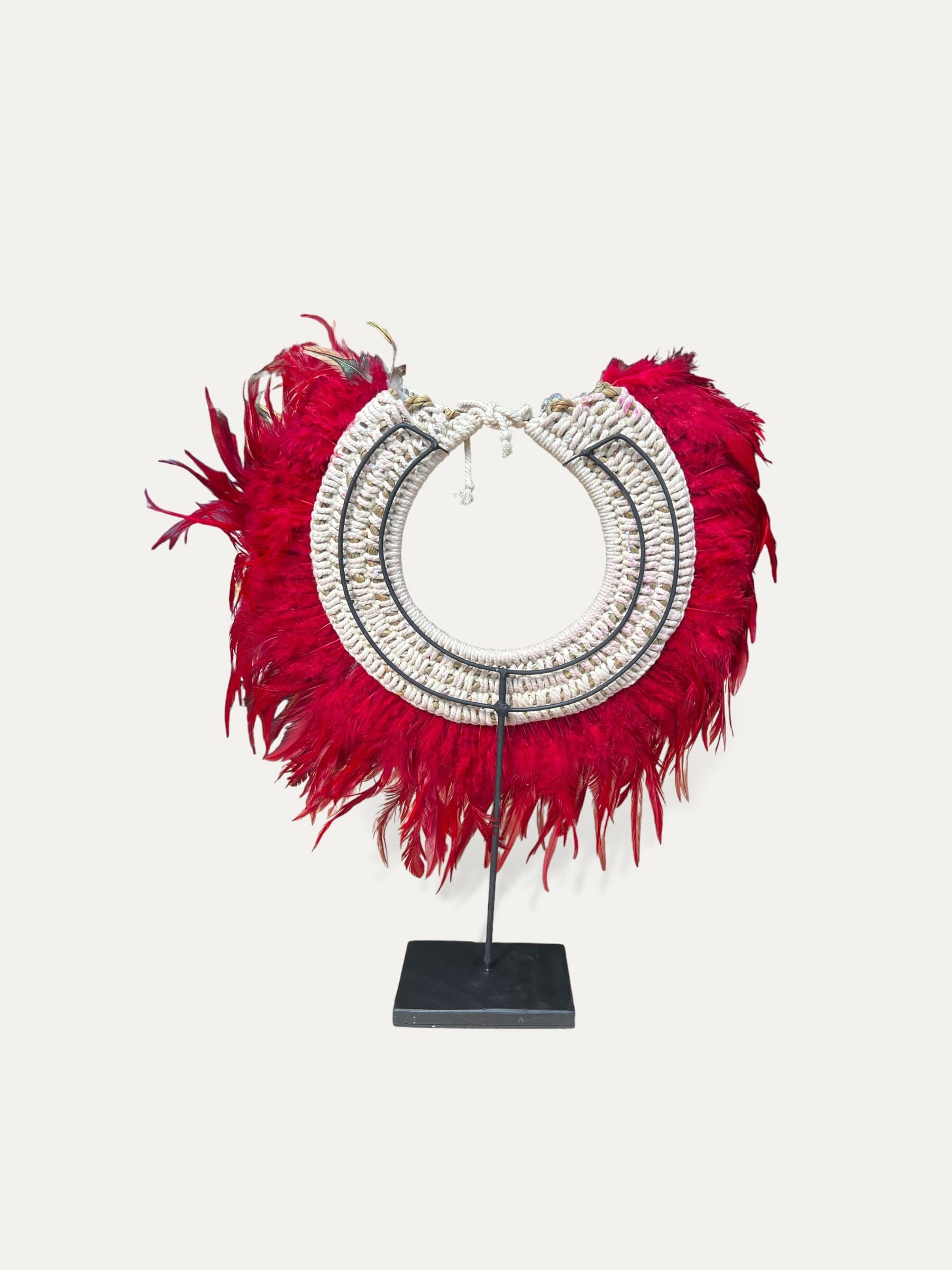 Collier en plumes rouges et coquillages - Scarlet Cokoha 