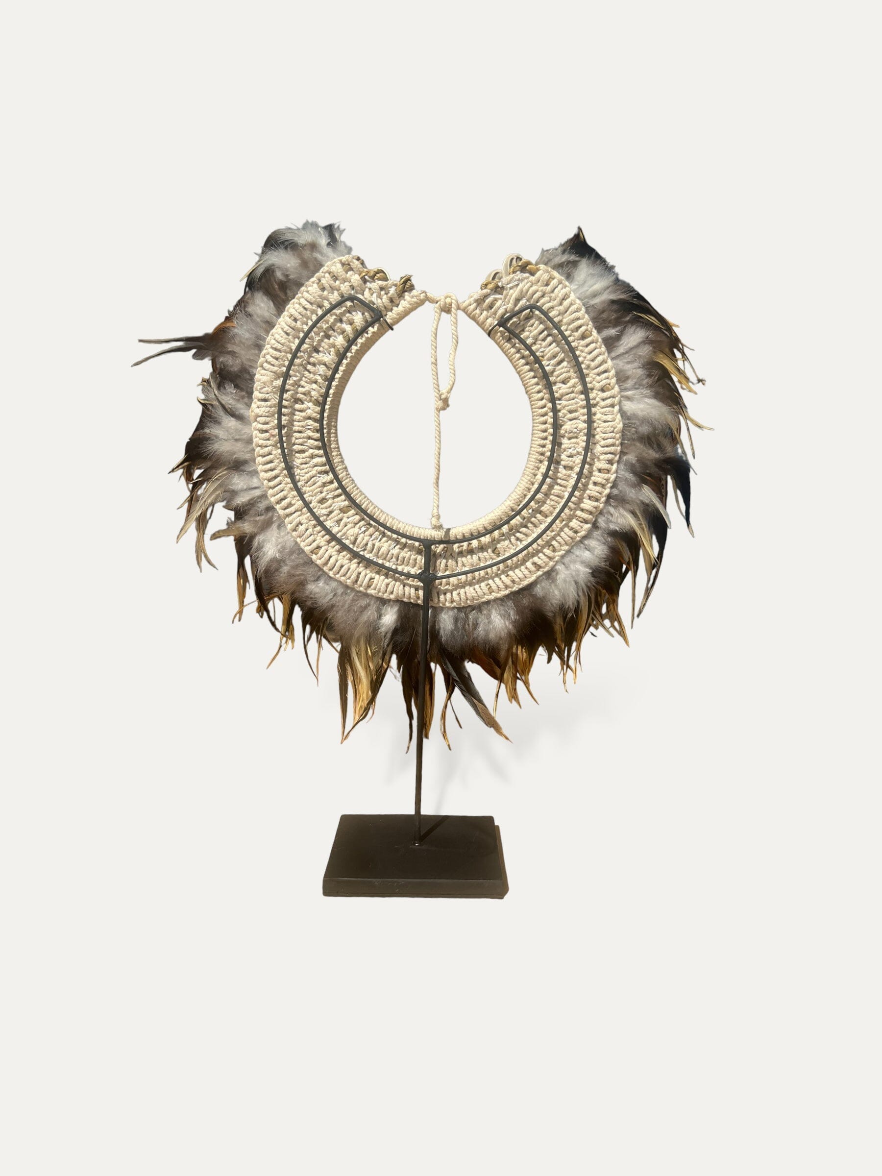 Collier en plumes et coquillages - Amara Cokoha 