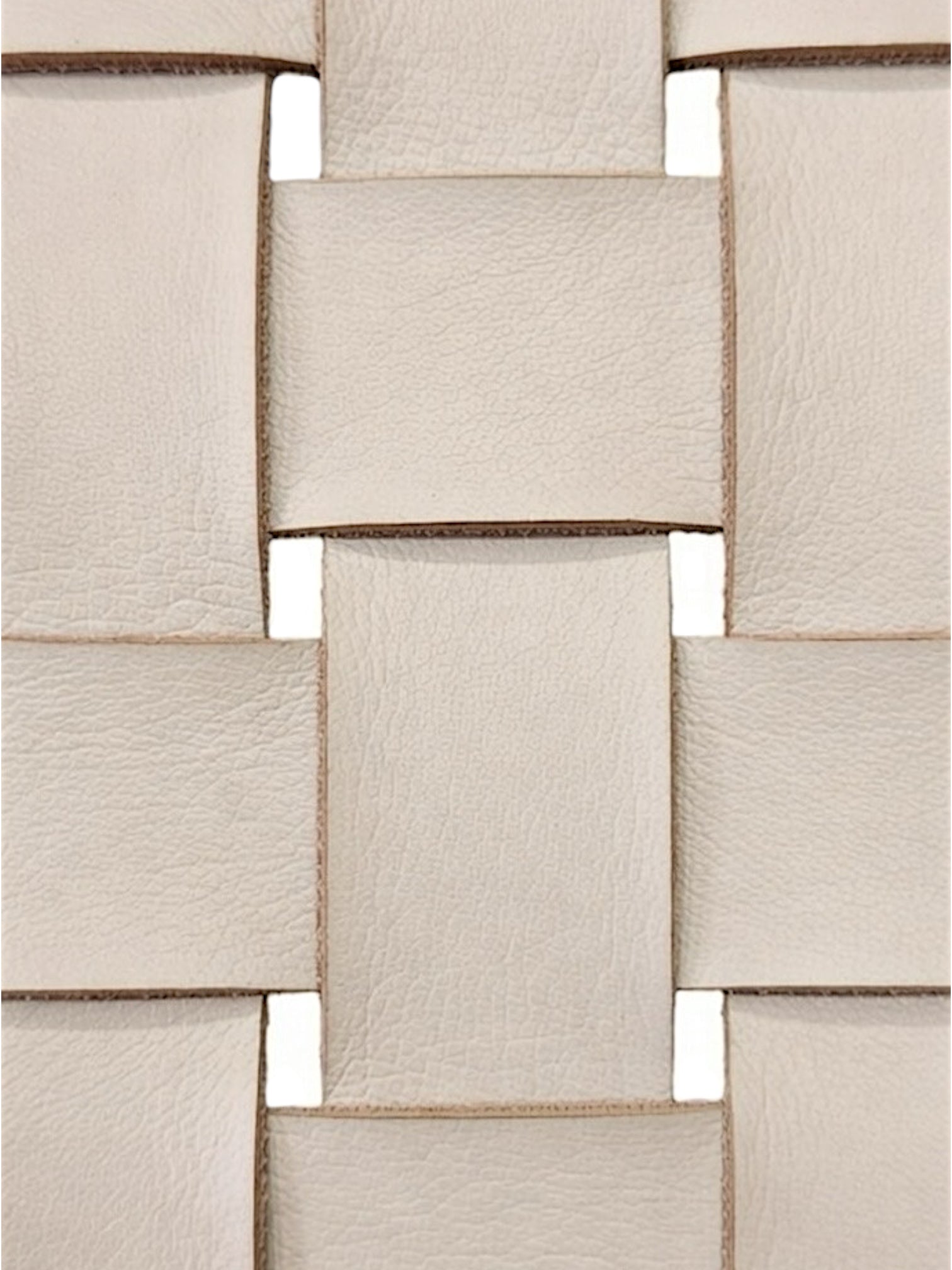 Chaise basse en teck et cuir tressé — Sina Écru