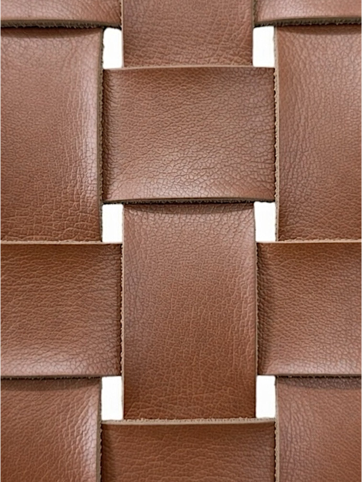 Chaise basse en teck et cuir tressé — Sina marron