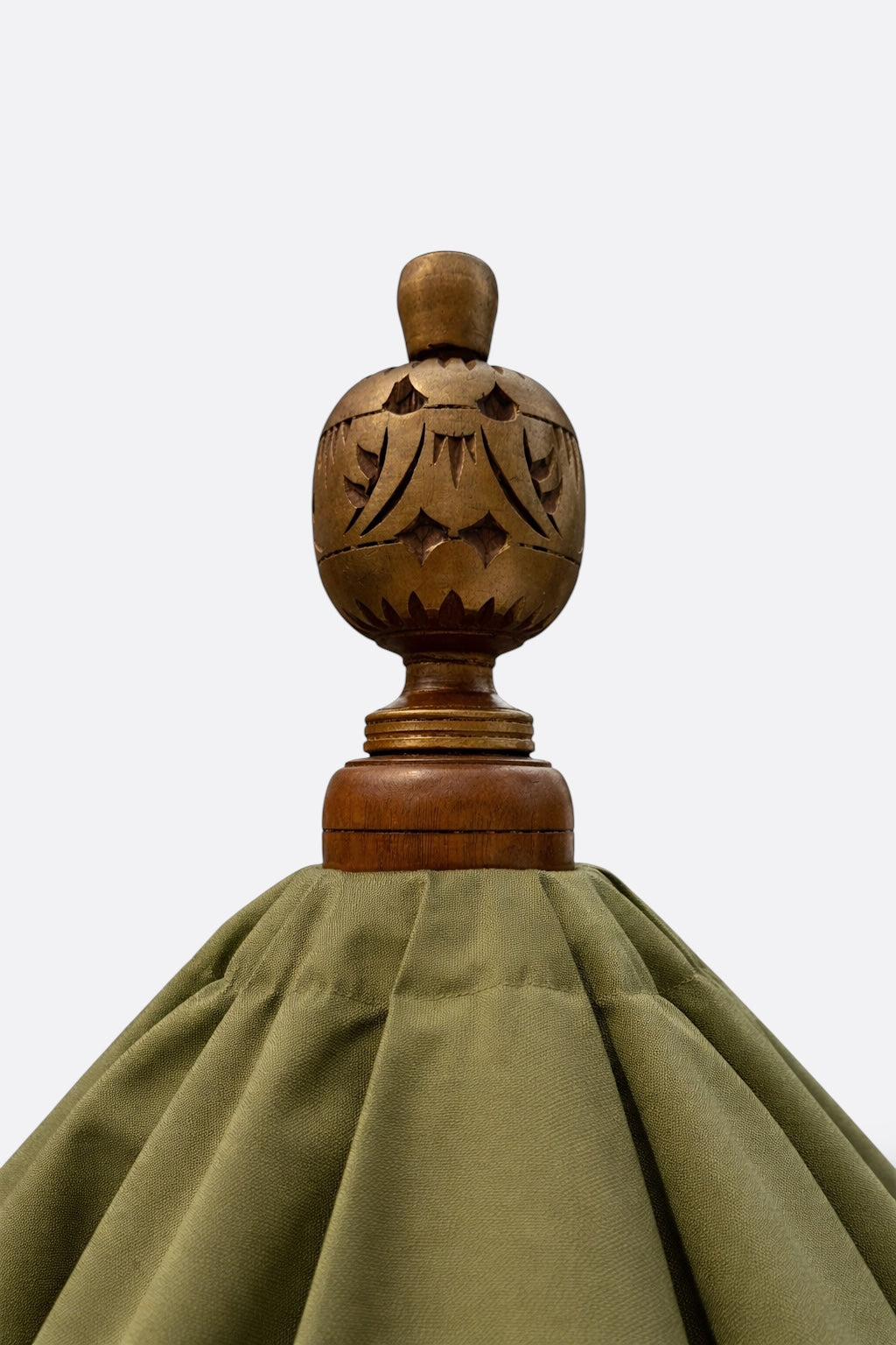 Parasol artisanal en coton imperméable et teck – Matahari vert