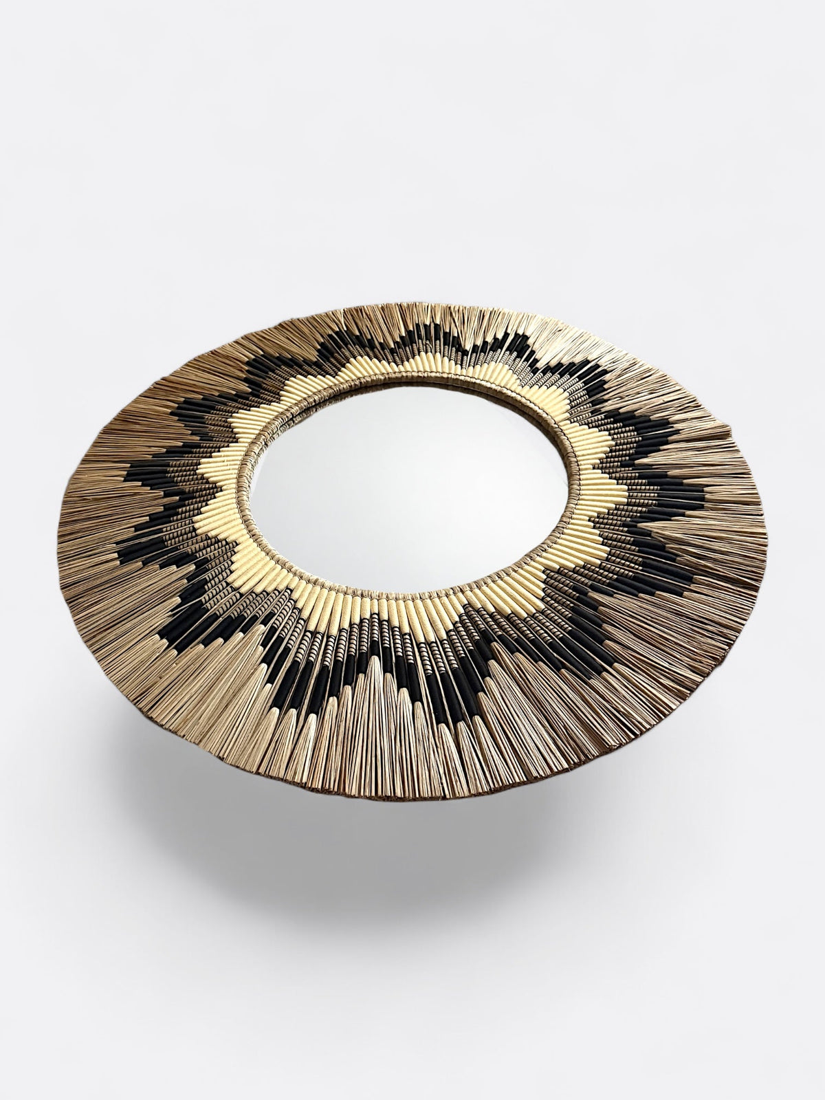 Miroir Amaya - détail du tressage en roseau