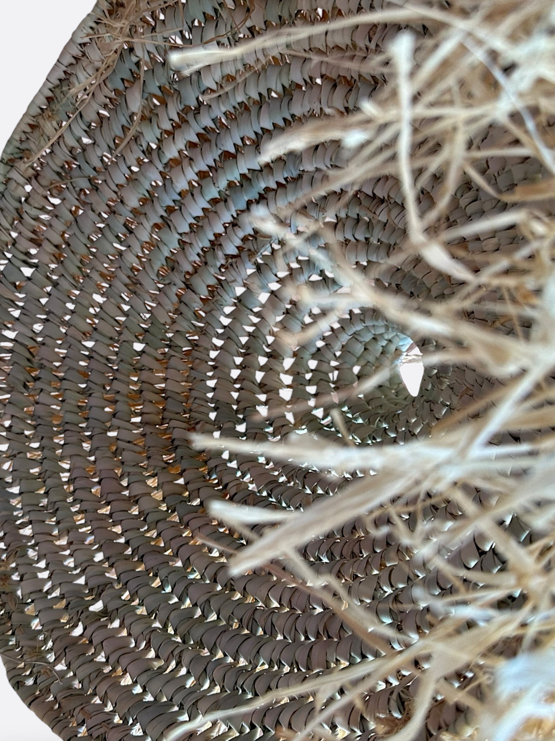 Suspension marocaine en feuille de palmier et raphia - Okana