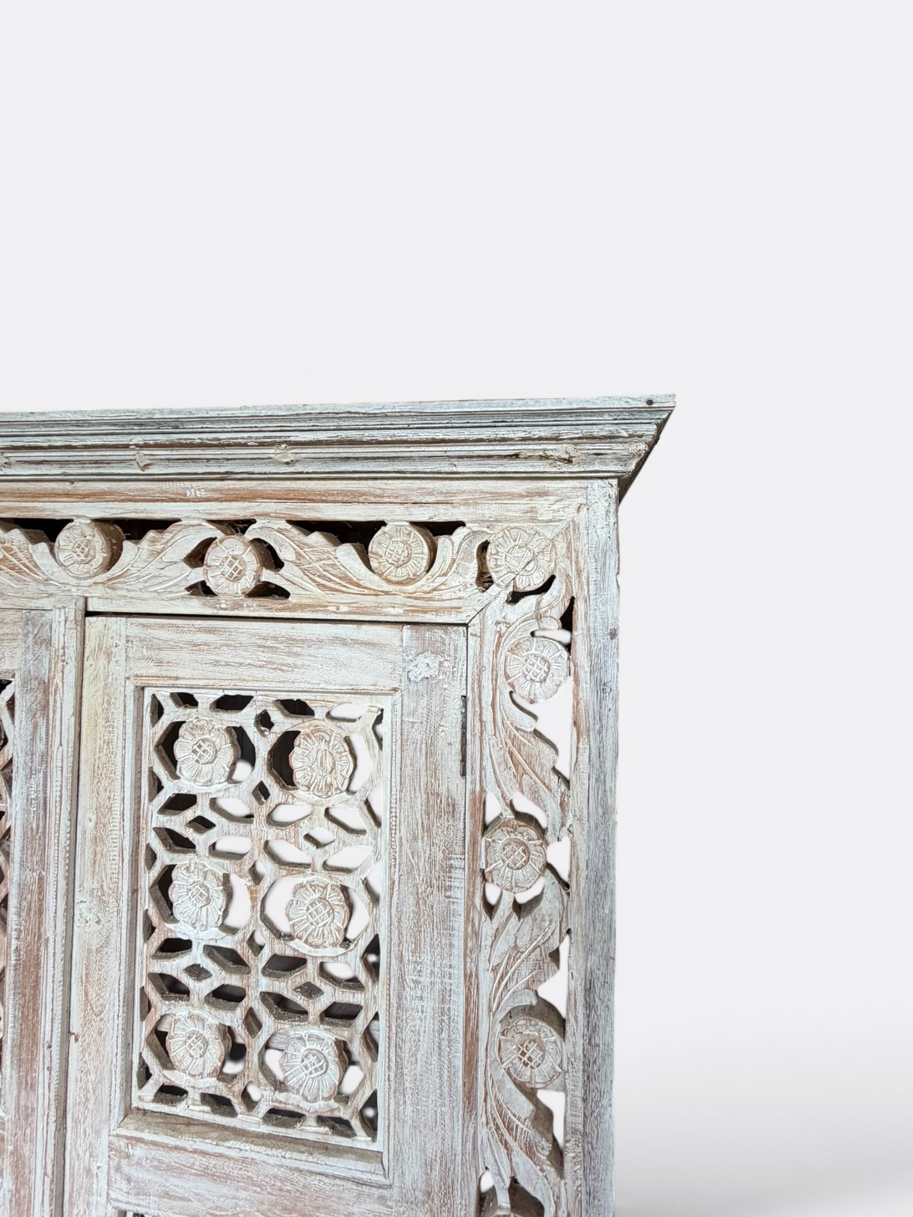 Armoire artisanale en teck blanchi – Norya