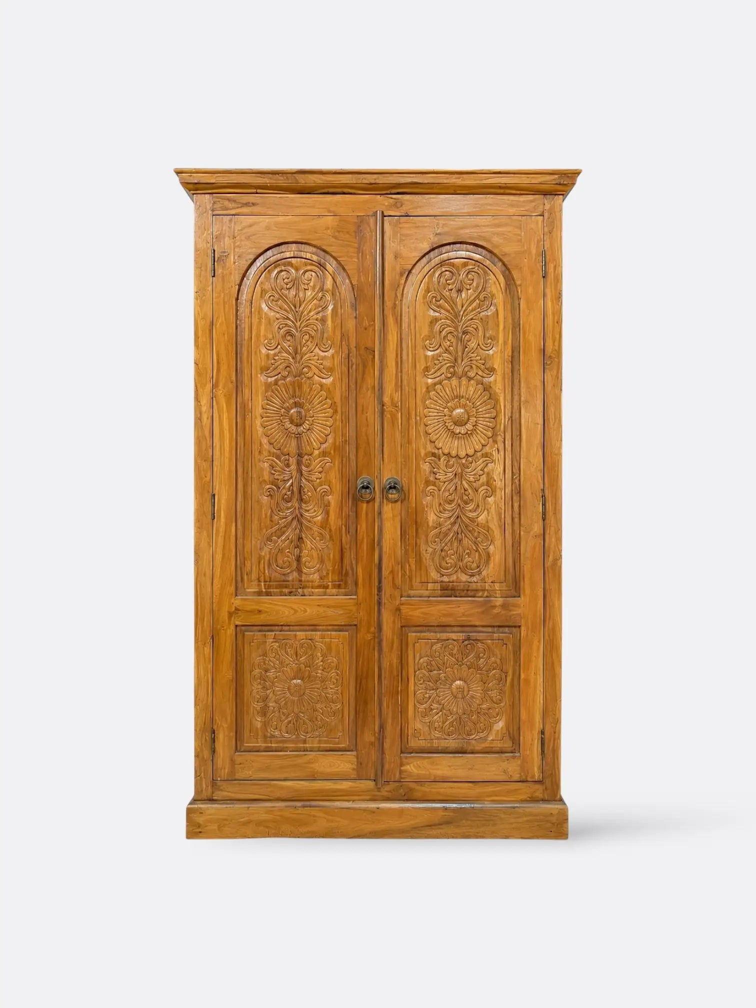 Armoire artisanale en teck sculpté – Milora