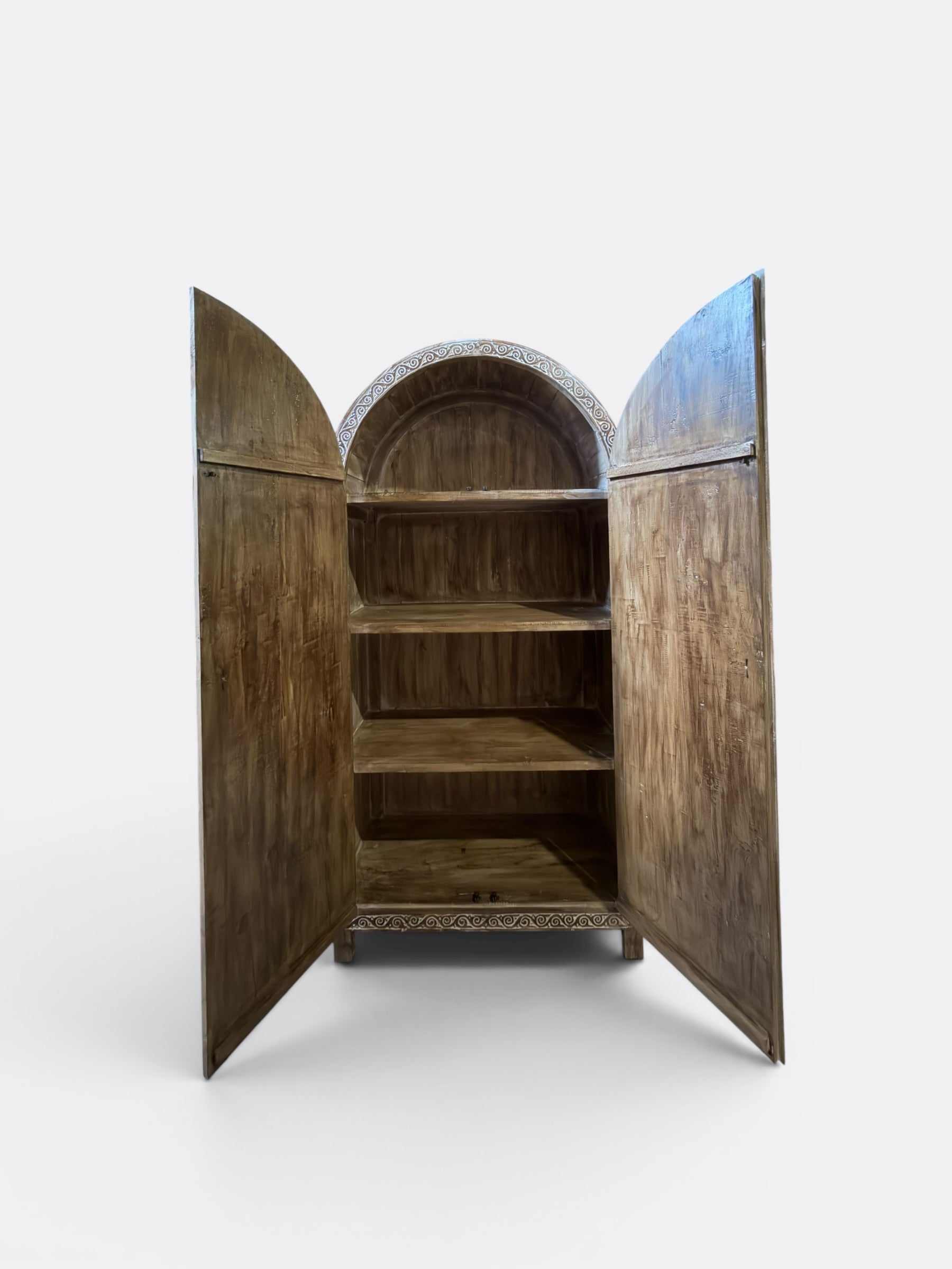 Armoire artisanale en teck sculpté – Orena