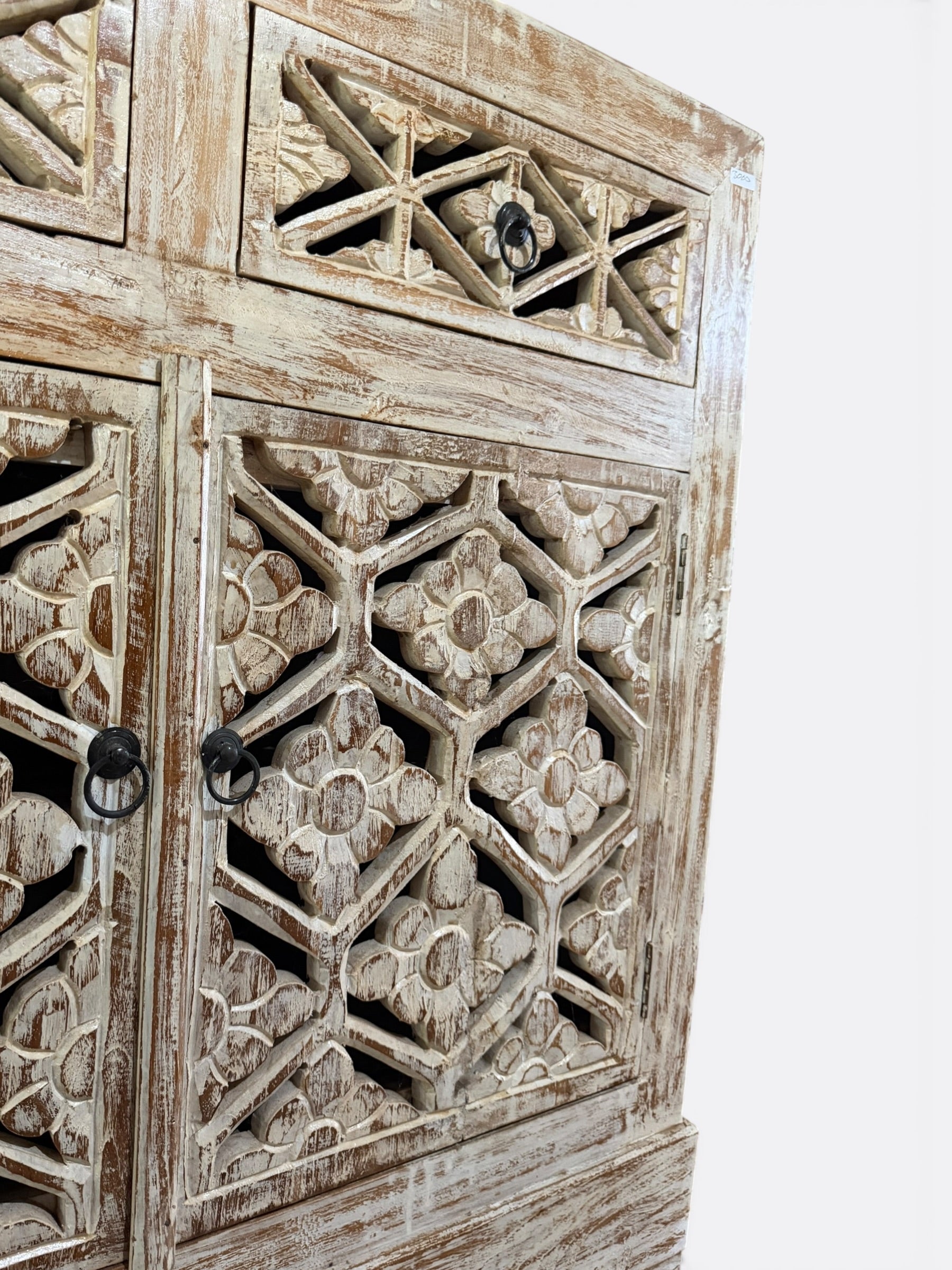 Buffet artisanal en teck blanchi – Ylena