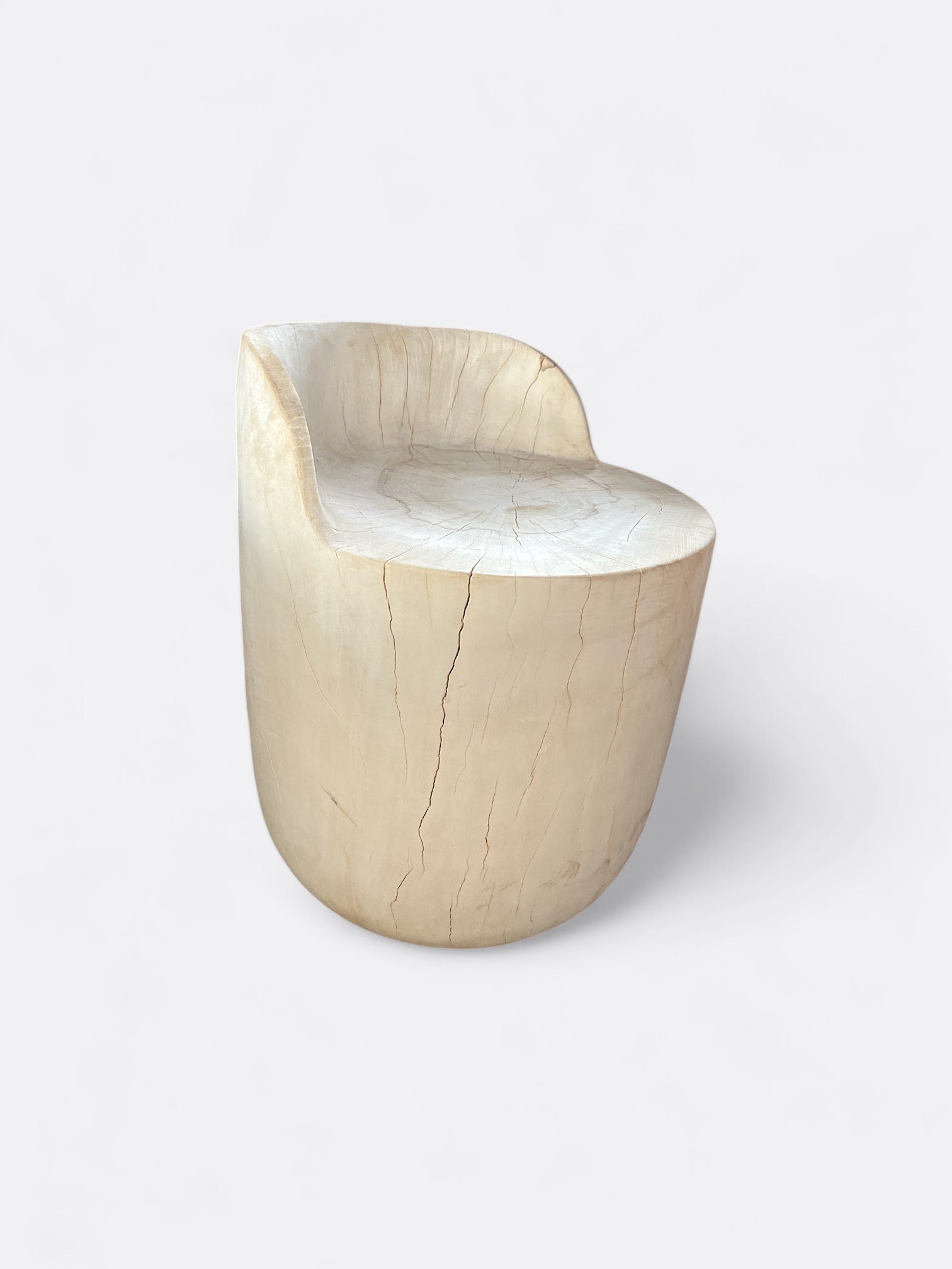 Chaise Pradah en manguier - détail du bloc de bois massif