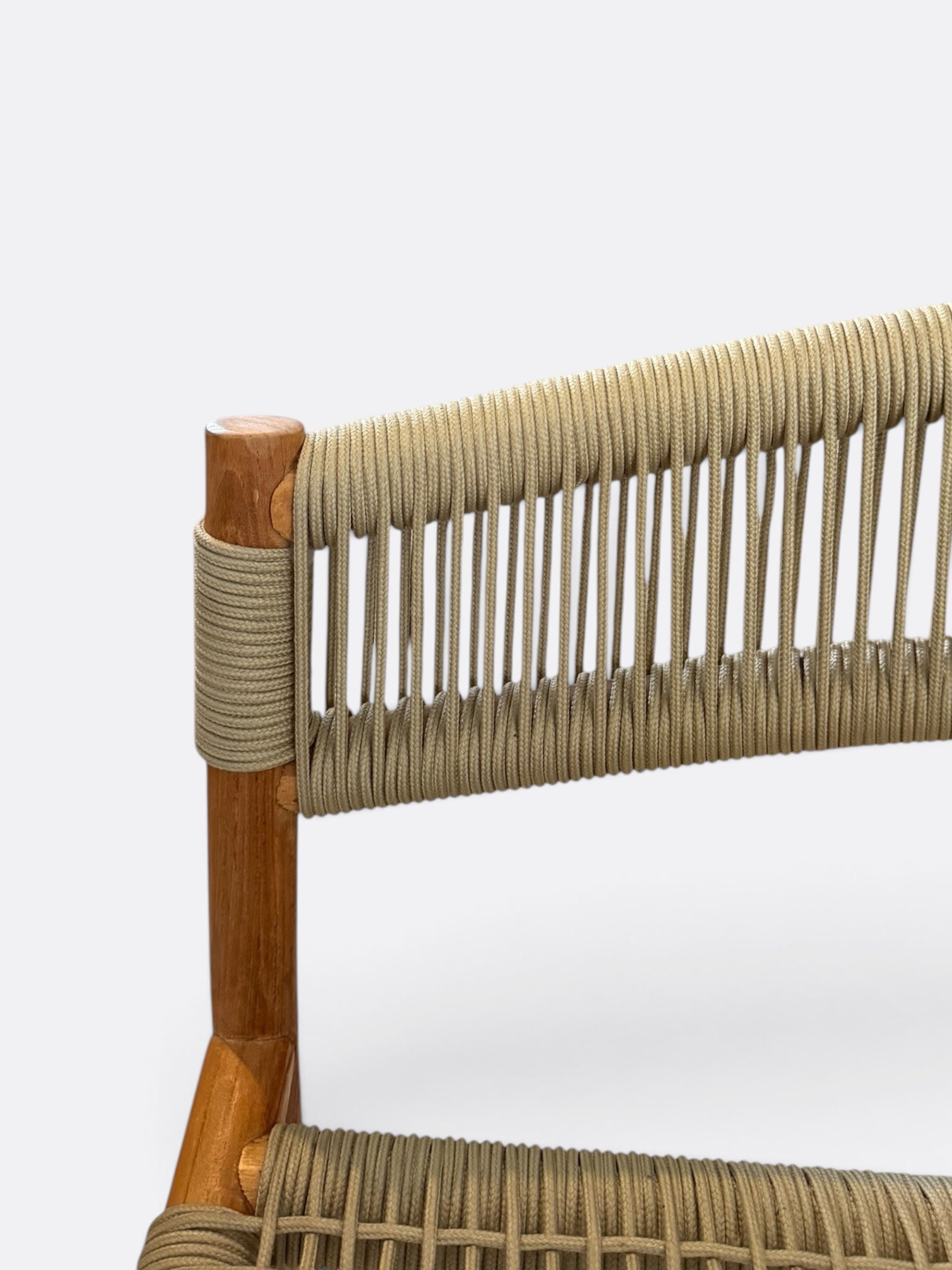 Chaise Soreya beige en teck - détail du tressage de corde