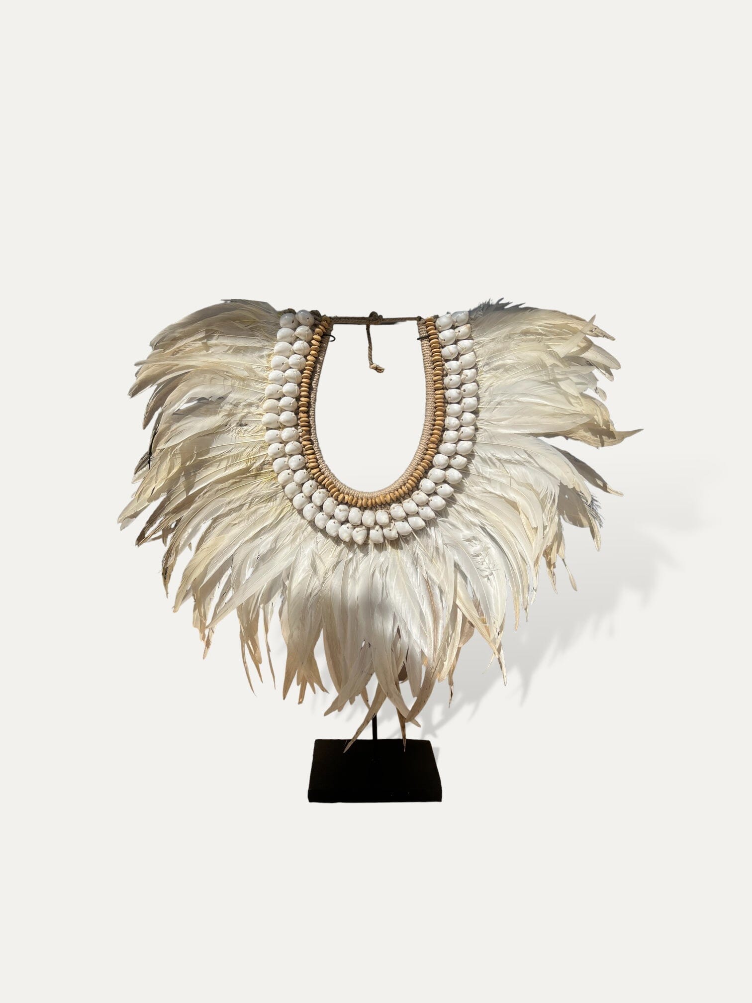 Collier en plumes et coquillages - Thais COKOHA 