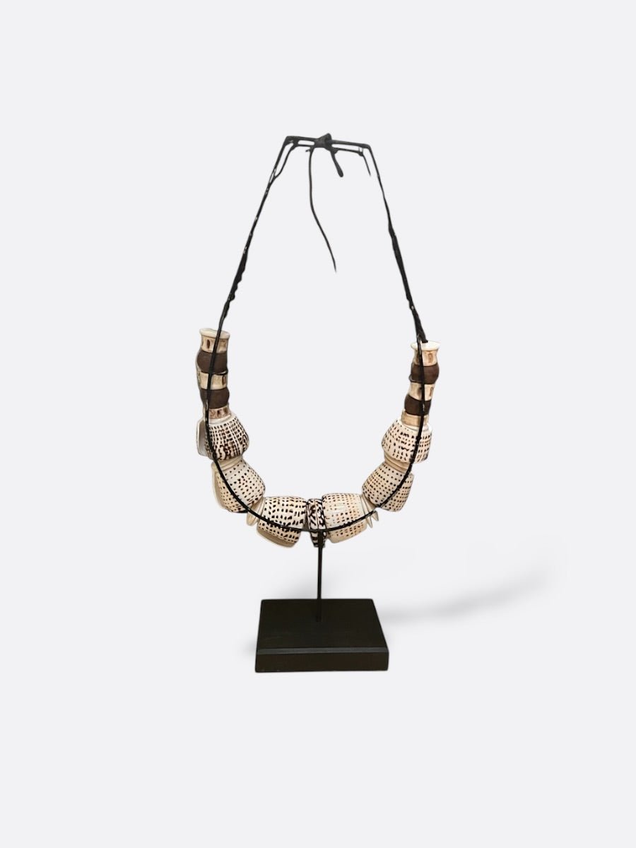 Collier tribal en coquillages blancs - Maya