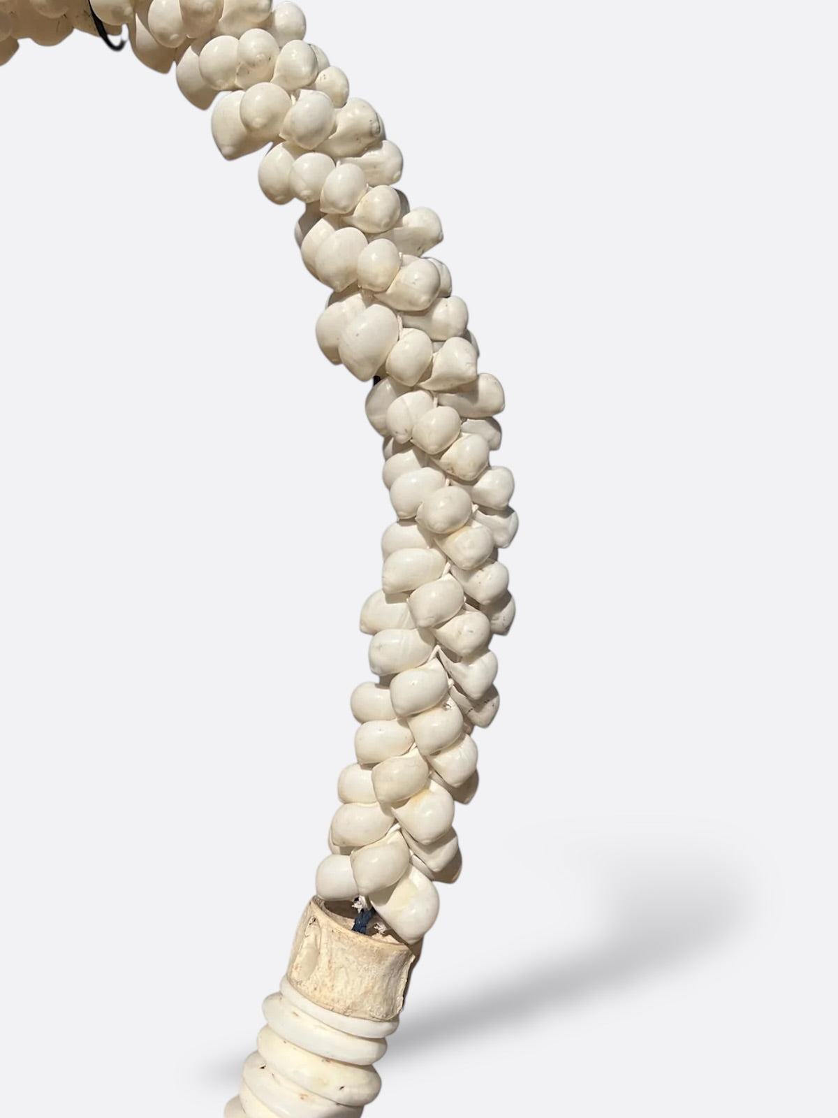 Collier Décoratif Coquillages sur Socle Métal - Rinjani