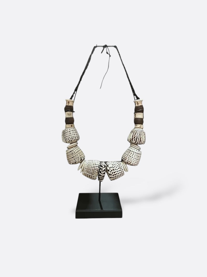 Collier tribal en coquillages blancs - Maya