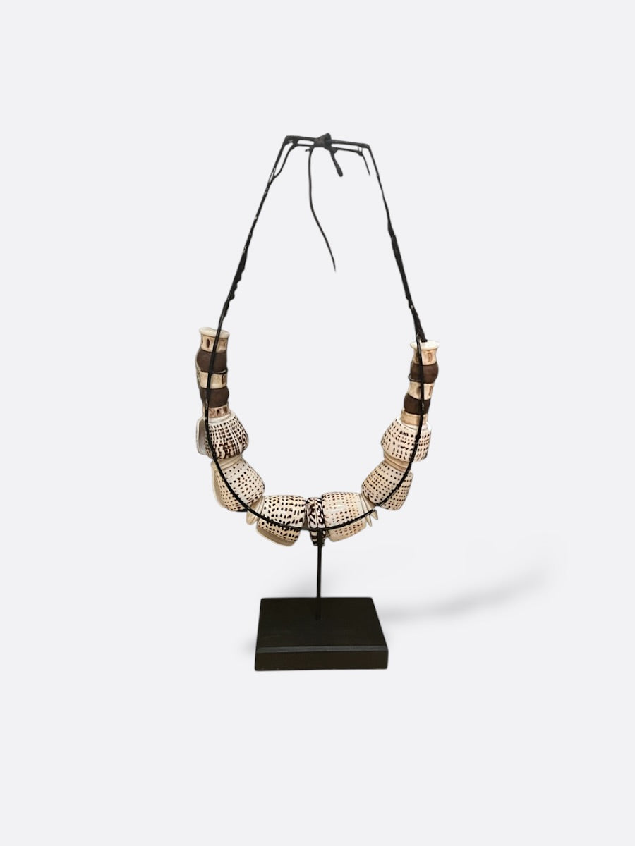 Collier tribal en coquillages blancs - Maya
