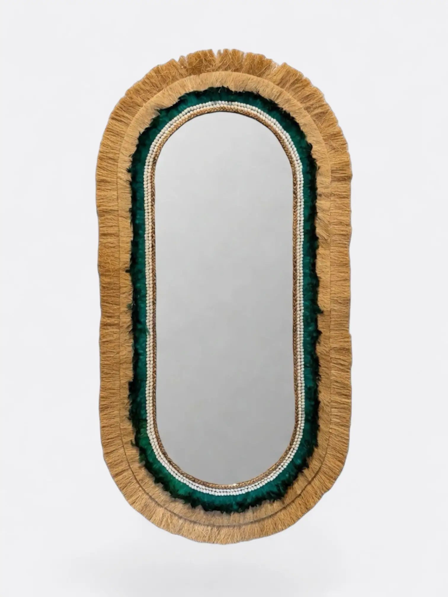 Grand miroir XXL artisanal ovale en Raphia, plumes et coquillages – Tahia