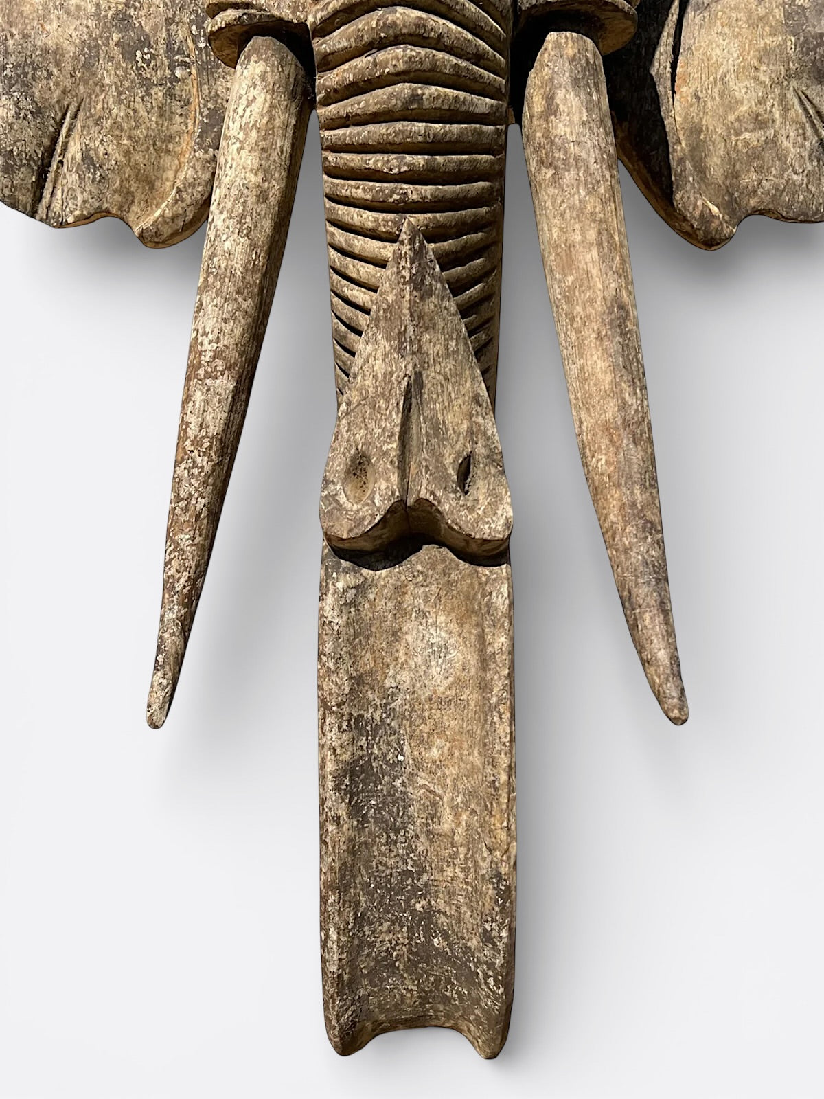 Grande sculpture artisanale en bois de Suar – Gajah XXL