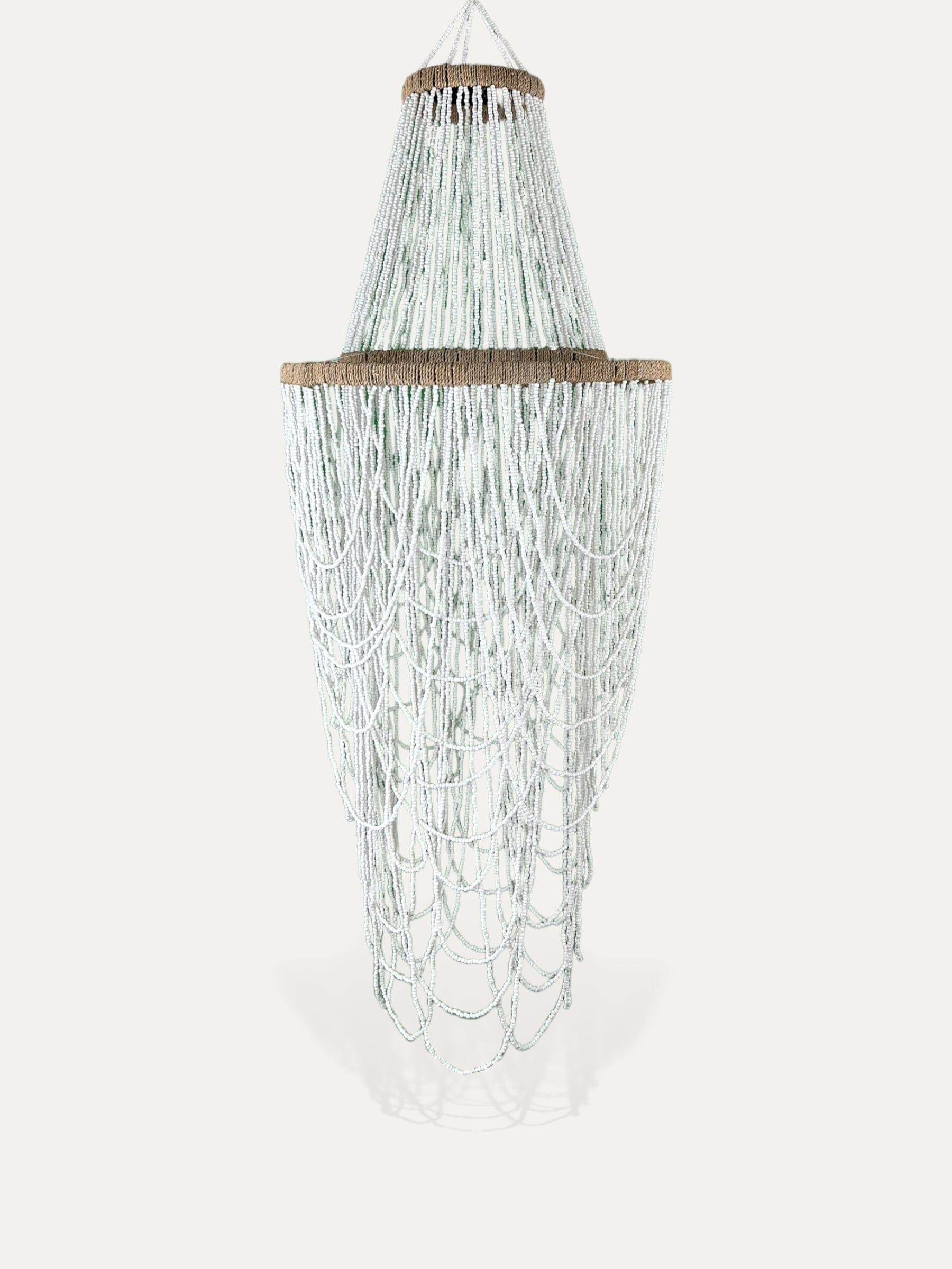 Lustre artisanal balinais en perles fait main à Bali pour décoration intérieure