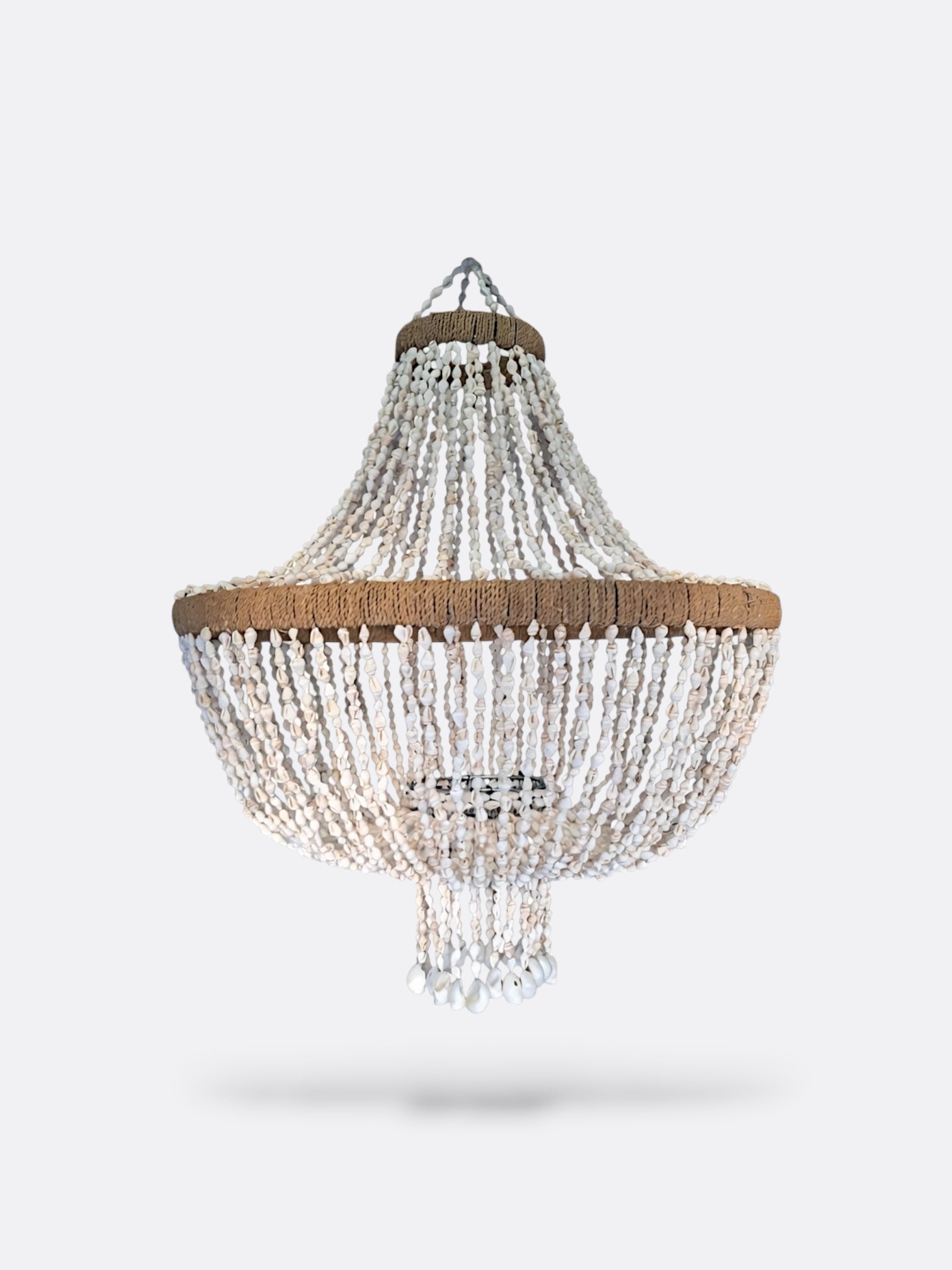 Détail du cercle en macramé du lustre Alaya