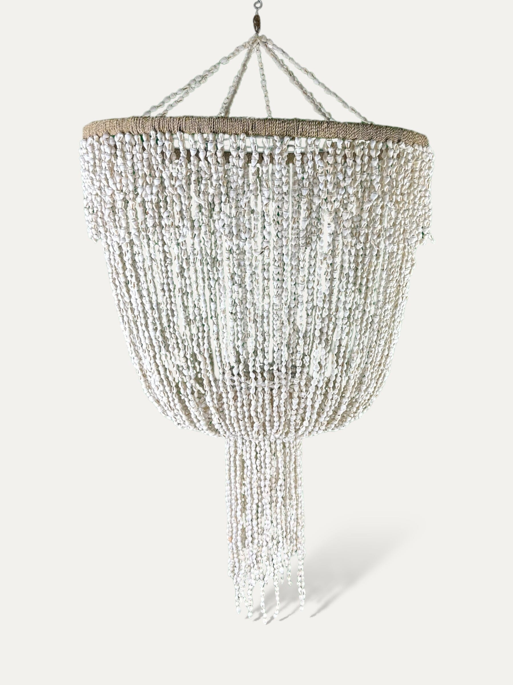 Lustre Balinais Suspension en coquillage - Le lustre Kerajaan COKOHA 