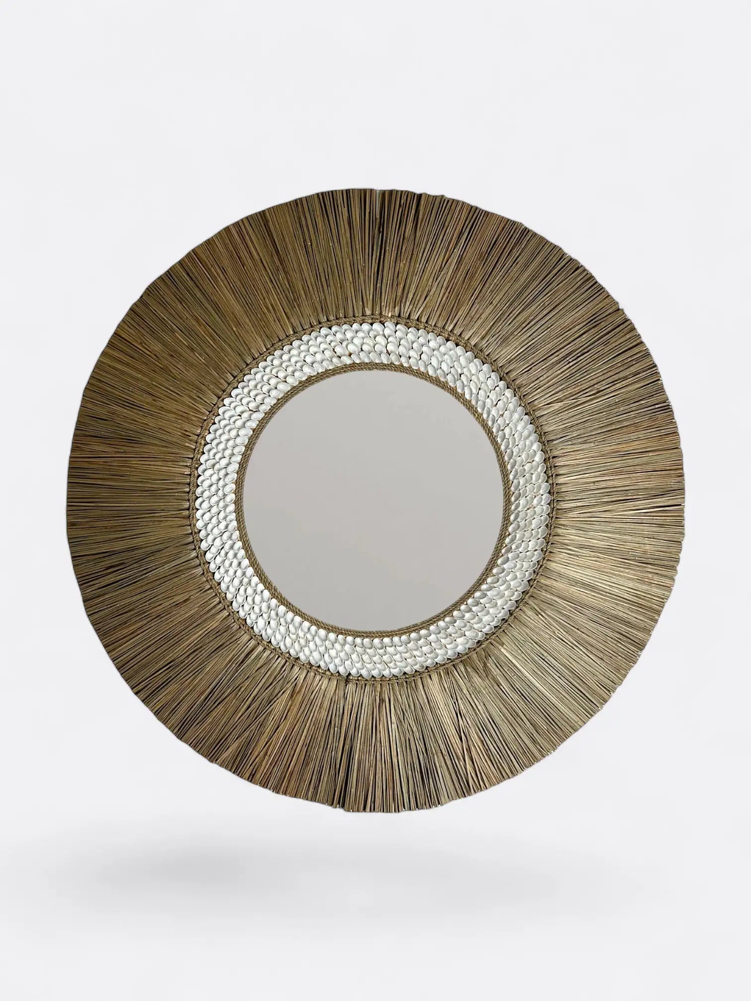 Miroir balinais artisanal Minutty en coquillages naturels - Décoration bohème chic Cokoha