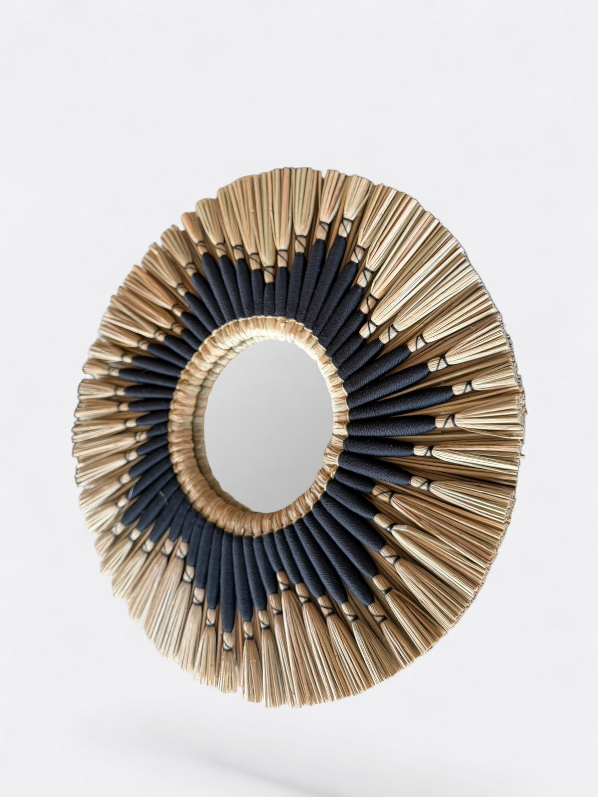 Miroir mural rond Rio en roseau tressé, fait main à Bali pour un intérieur naturel