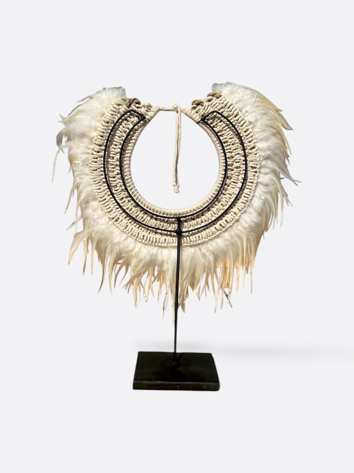 Collier décoratif en plumes et coquillages – Glory