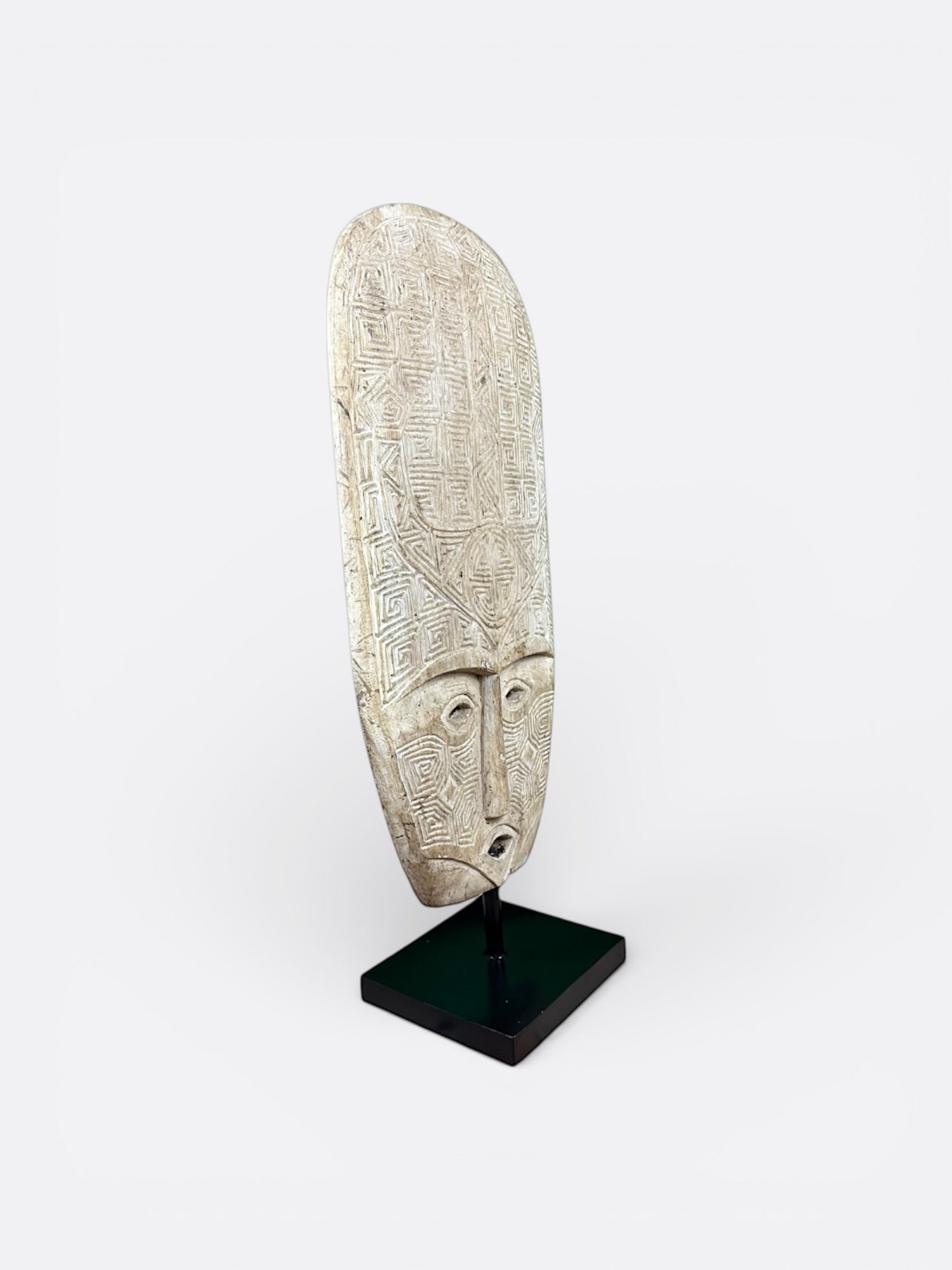 Visage primitif sculpté en bois de Suar, sculpture artisanale Dewa grand format