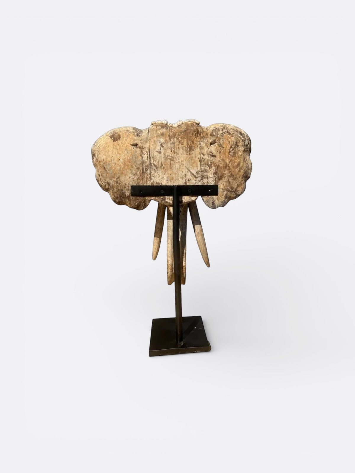 Sculpture éléphant Gajah, vue de face