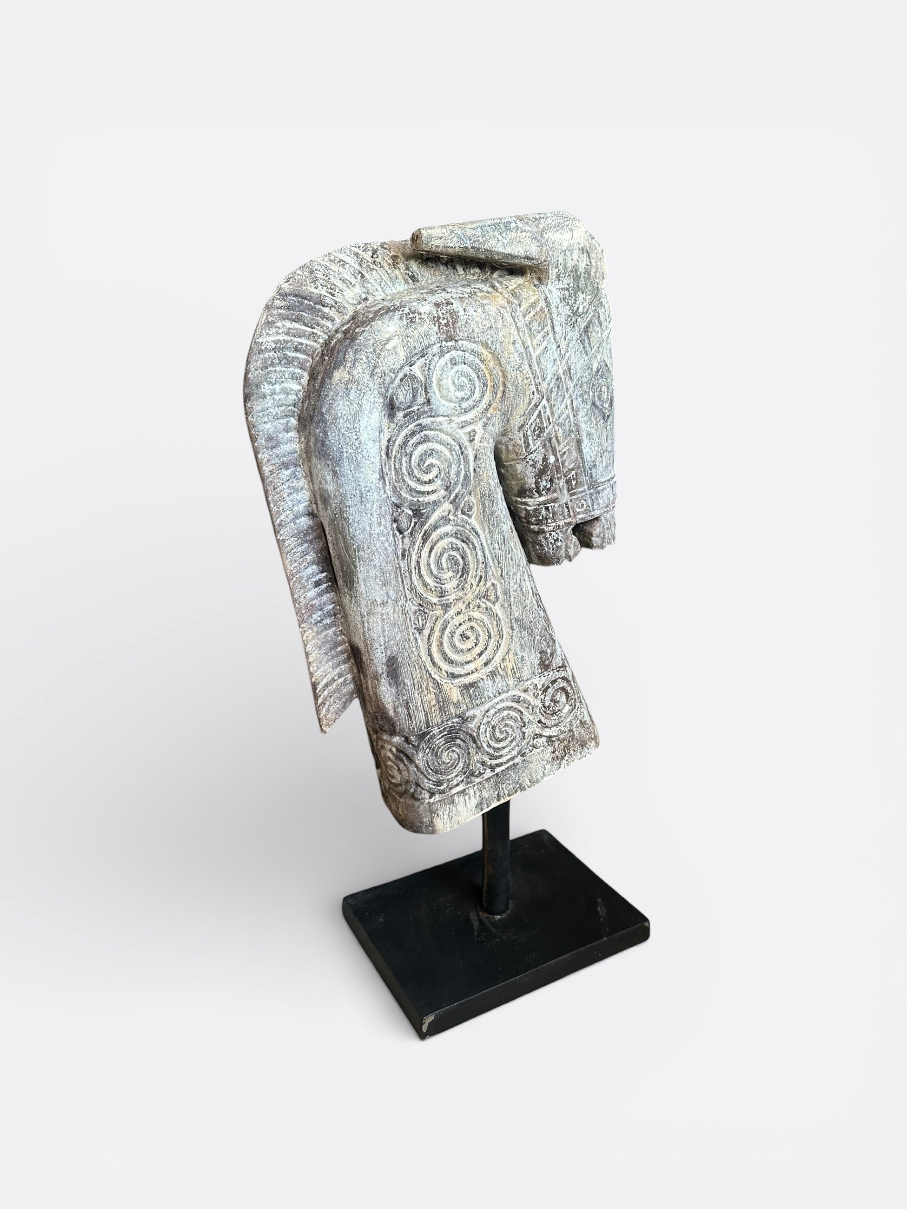 Buste de cheval sculpté à la main en bois de Suar, objet décoratif artisanal