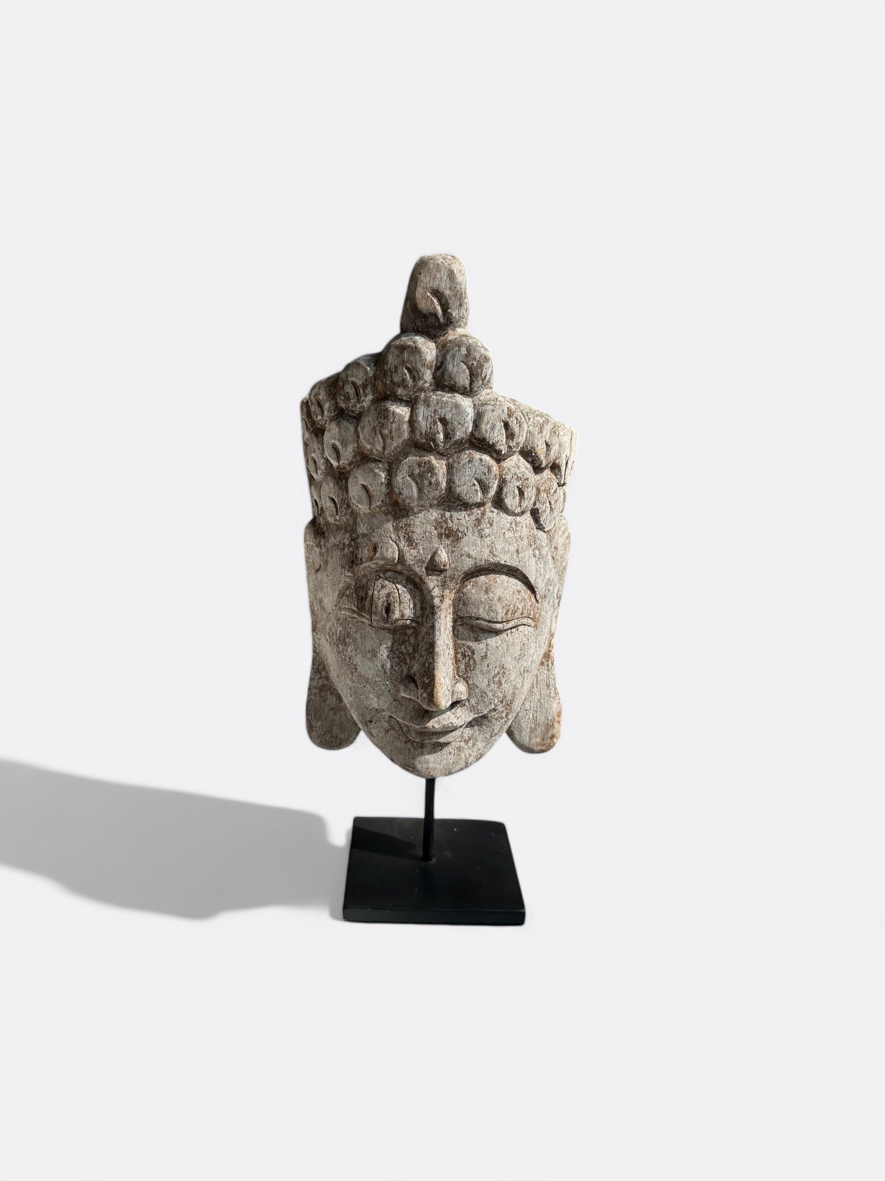 Sculpture visage Bouddha en bois d'Albizia, vue de face