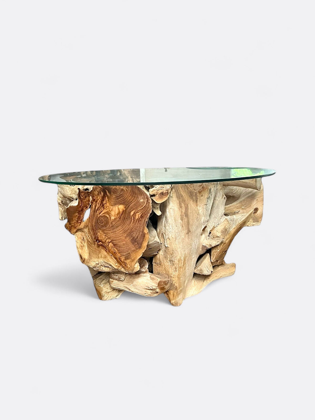 Table basse ronde en teck et verre - vue d'ensemble dans un salon