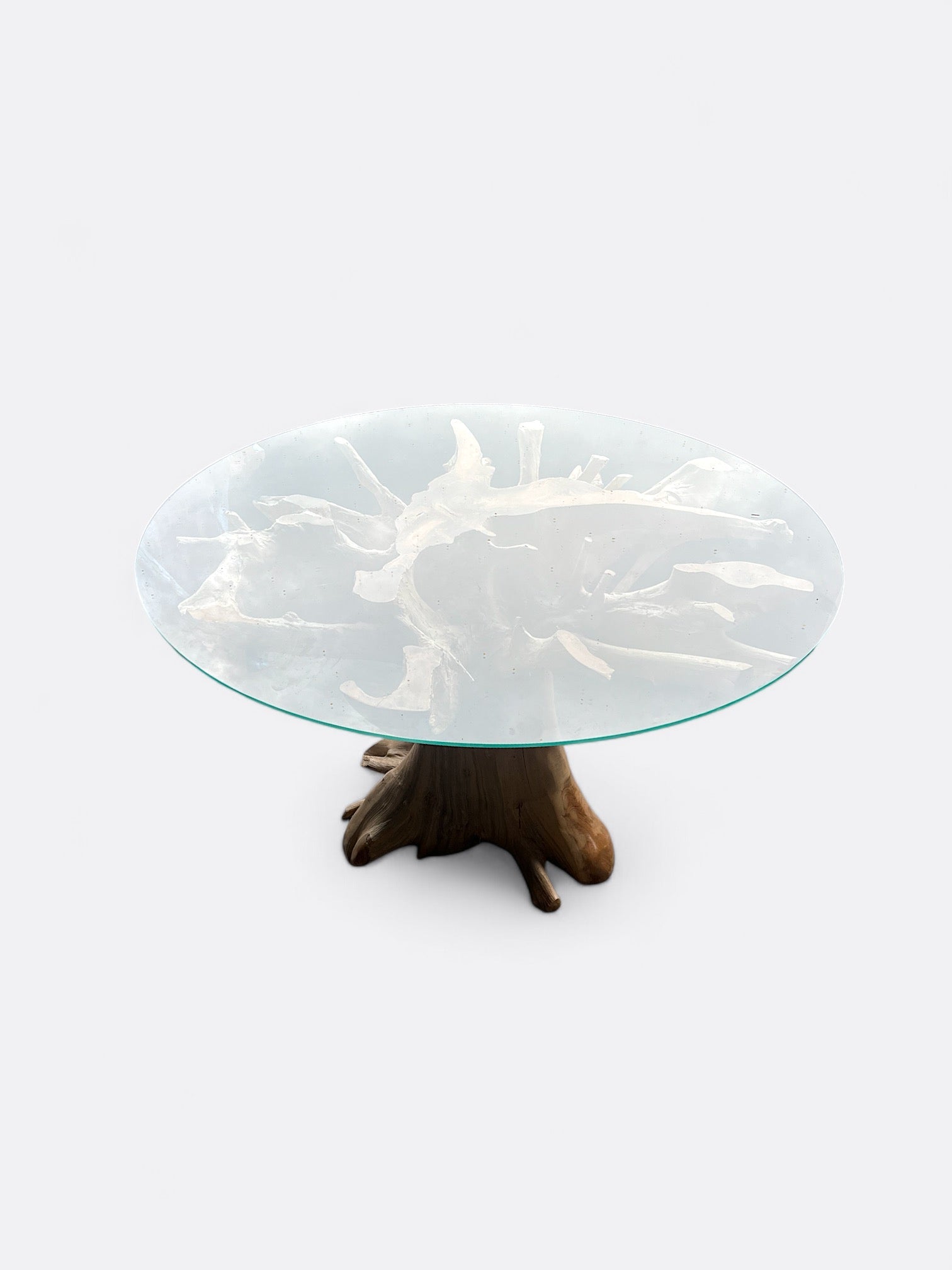 Table Alami en teck - détail de la base en racines