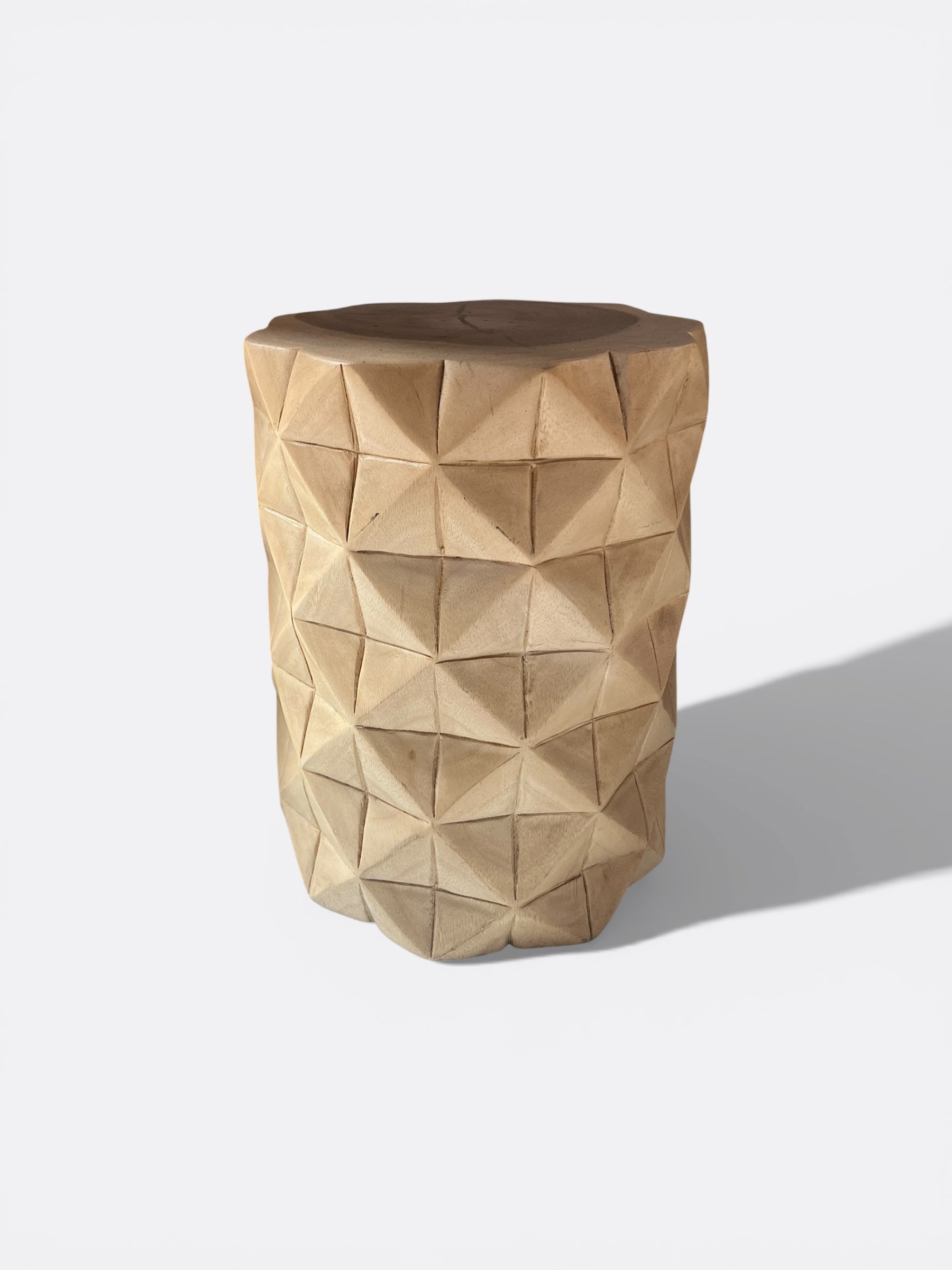 Tabouret Asari en bois de Suar texture artisanal de Bali